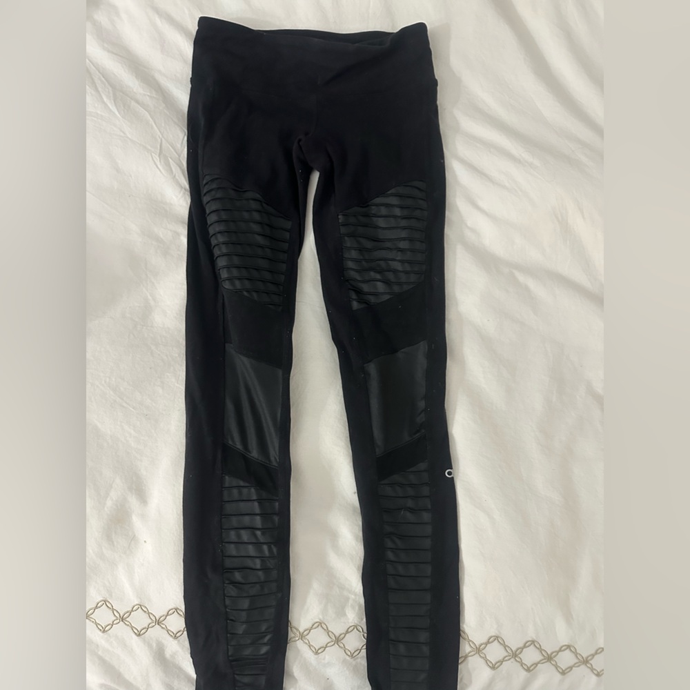 🏃🏻‍♀️Perfect Condition! ALO Yoga Moto Leggings, XS